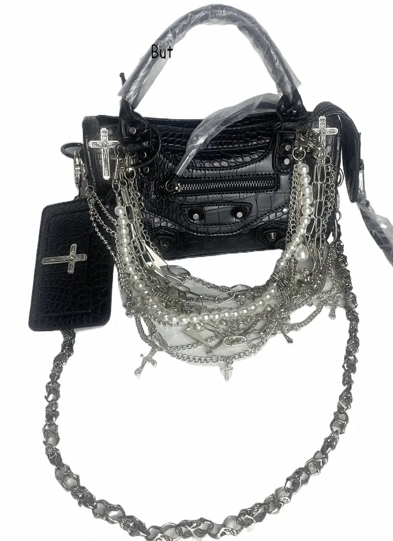 Y2K Punk Metal Chain - Skull Cross & Pearl Accents - Womens