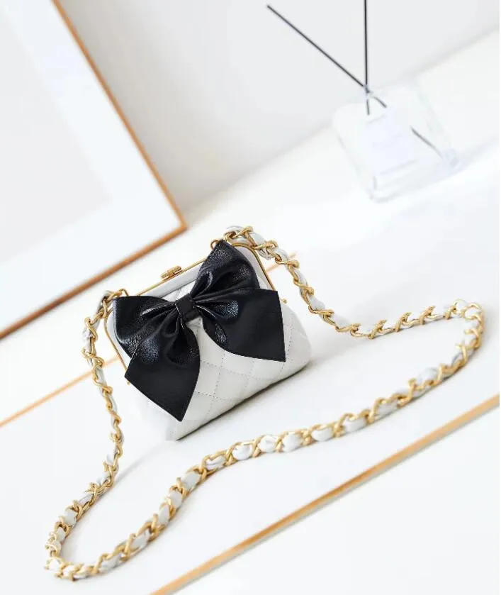 LEATHER BOW SHEEPSKIN CLIP Leather bow hair clip - Women | MANGO USA main image 4