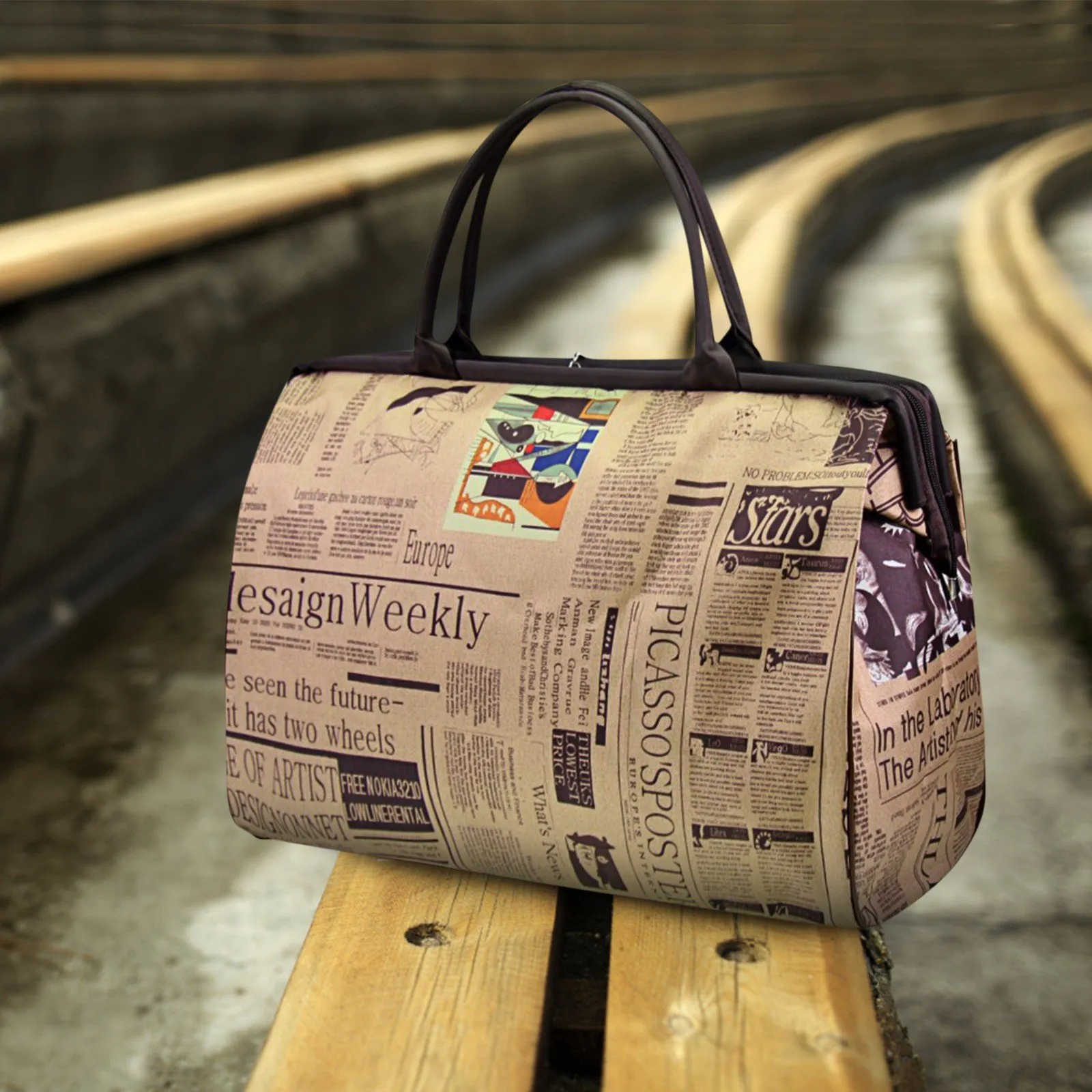 バッグ VINTAGE / newspaper bag Vintage Newspaper Print Travel Bag - Waterproof Womens