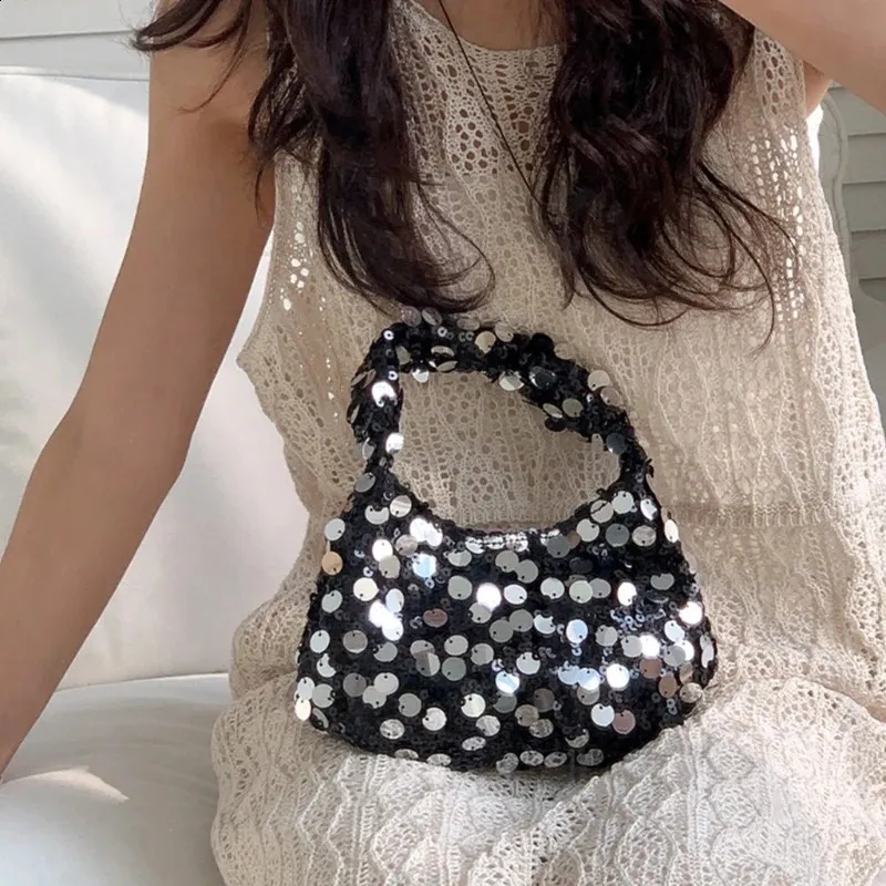 Glitter Sequined Handbag with Eye Catching Details Fashionable and Simple Evening Bag Suitable for Women and Girls Black