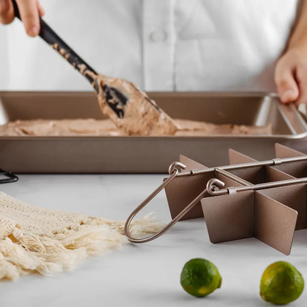 Non Stick Brownie Baking Pan With Built In Slicer 18 Dividers Metal Tray For Cakes 2024 Kitchenware From Wealdstore 20.31 DHgate.Com