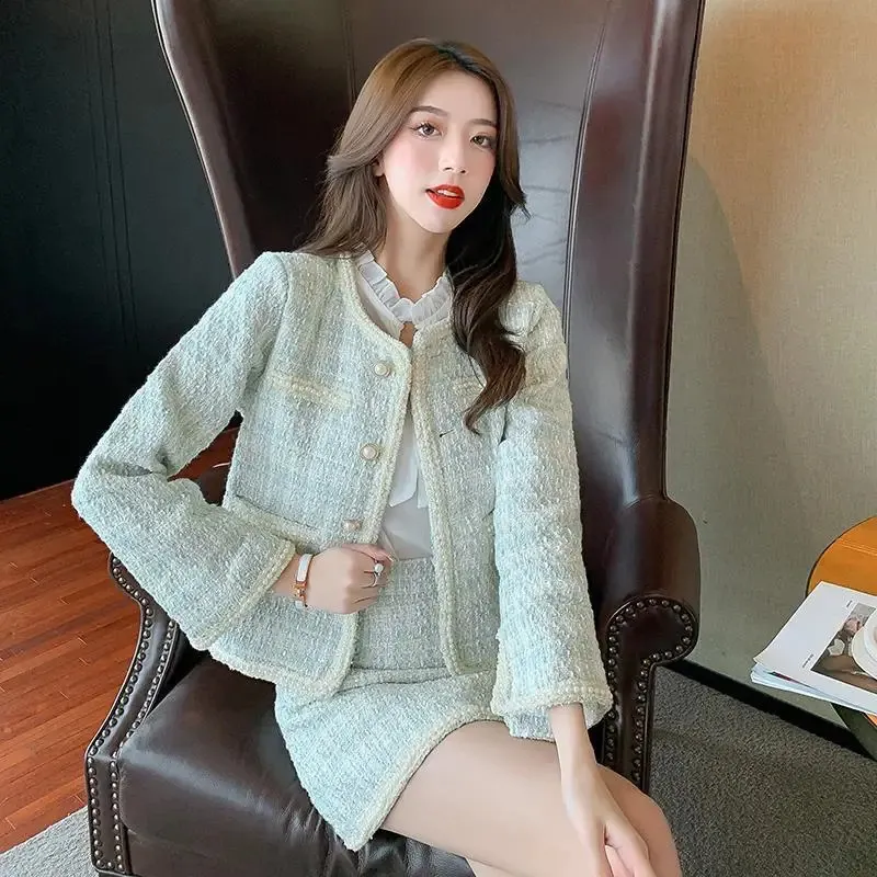 Elegant Tweed Jacket and Skirt Set: Womens 2-Piece Suit Elegant Tweed Jacket and Skirt Set: Womens 2-Piece Suit