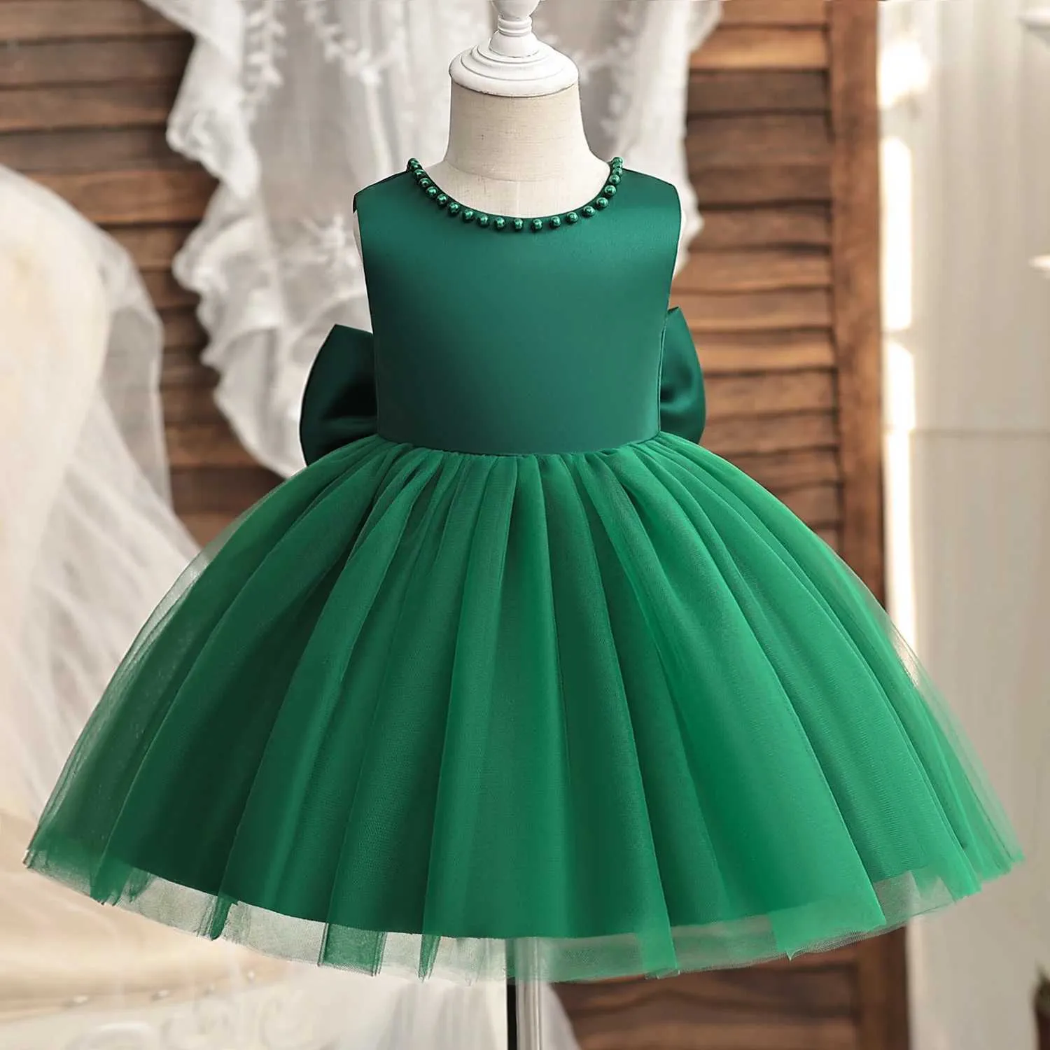 DHgate.com:Tiered Tulle Flower Girl Dress with Pearls