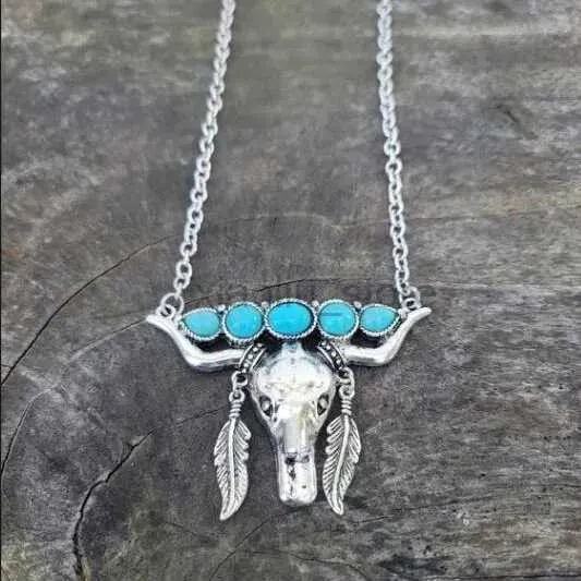 Hanger Kettingen 2024 Turquoise Gekleurde Stenen Sieraden Pittige Rodeo Gift STEER SCHEDEL HANGER Ketting voor Vrouwen Bull Steer Western Ketting 240401