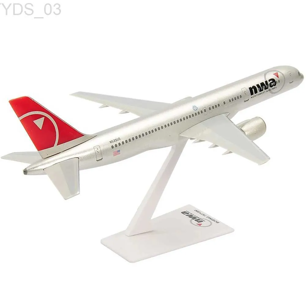 Aircraft Modle 1/200 Model samolotu Northwest Airlines Boeing 757-200 N535US Pasażerski samolot Pasek Model dla kolekcji YQ240401