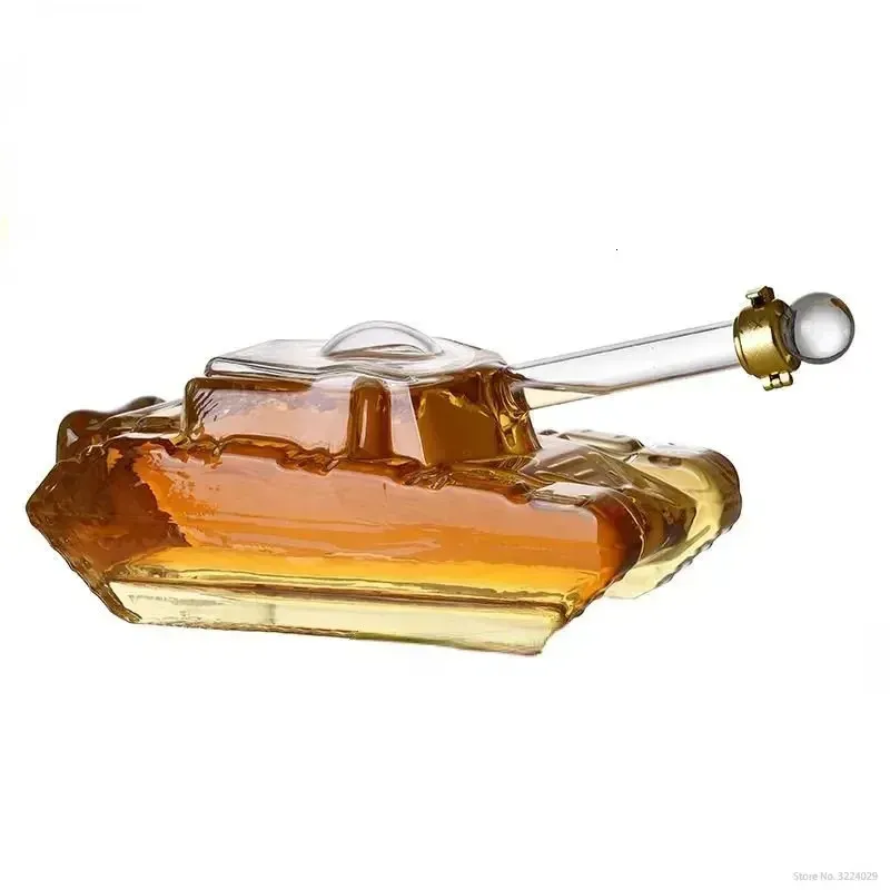 Bottiglia di whisky da bar con decanter in vetro per whisky a forma di serbatoio per liquore Scotch Bourbon 500 ml 1000 ml 240318