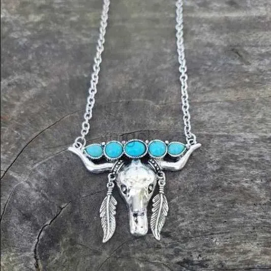 Colares Pingente 2024 Pedras Coloridas Turquesa Jóias Punchy Rodeo Presente STEER SKULL PENDANT Colar para Mulheres Bull Steer Western Colar 240330