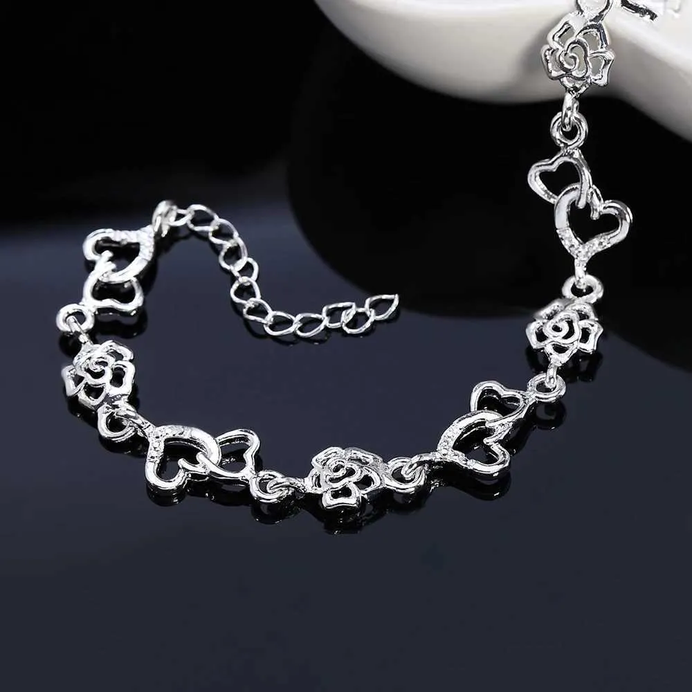 Chain New Street Wild Beautiful Romantic Heart Flower 925 Sterling Silver Armband Womens Fashion Utsökta smycken Wedding Party Gift Q240401