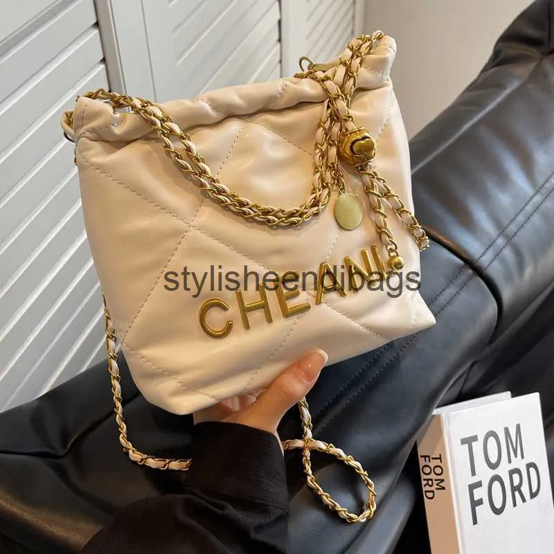 Women's Quilted Shoulder Bag - Small Woven Handbag With Thick Chain Strap, Evening Purse In PU Leather, Perfect For Casual & Dressy Outfits - View #6
