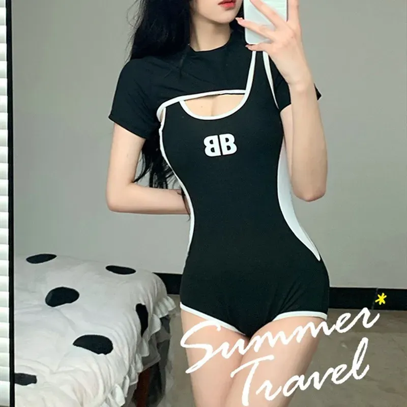 Tragen Kurzarm Badeanzug Frauen ein Stück sexy Badebekleidung Korean klassischer schwarzer weißer Push Up Hollow Badeanzug Hot Frühlingssport Sport