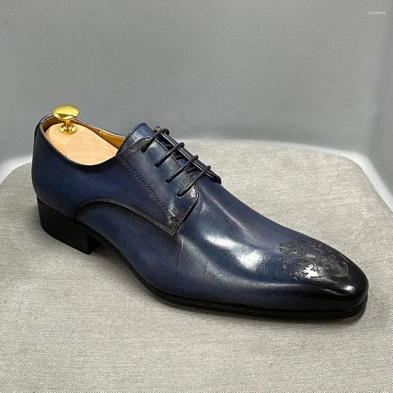 Scarpe eleganti 2024 uomini d'affari Oxford in vera pelle di mucca punta a punta moda outdoor stringate matrimonio da ufficio intagliato di alta qualità