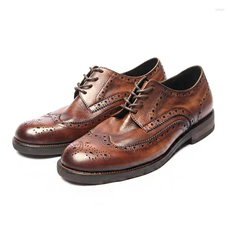 Casual Shoes Mature Business Men's Brock Carved Round Toe äkta läder British Man Elegent Brogy Oxfords