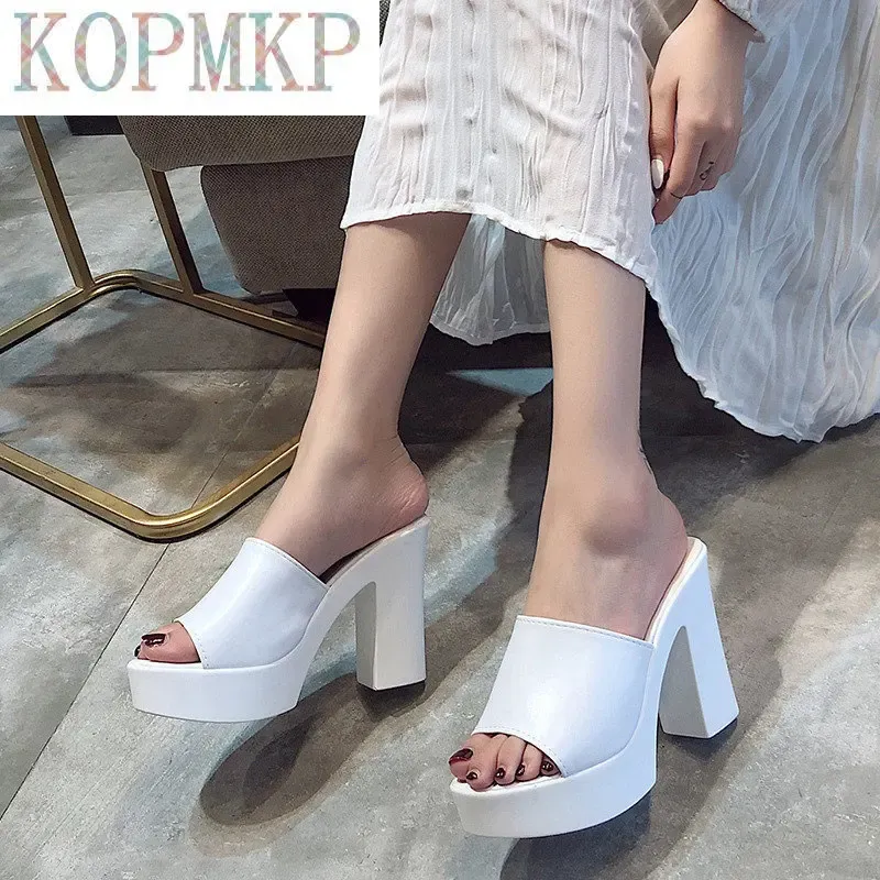 Pompes 2023 Fashion Summer Femmes Elegant 7cm High Heel Sandales Peep Toe Platform Chaussures sexy Chaussures talons grosses Lady Talon épais 3440