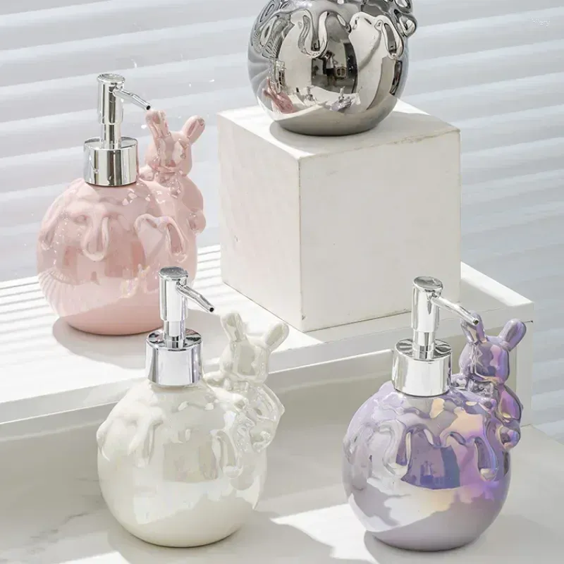 Liquid Soap Dispenser Ceramics Bear Creative Bottle Dish Gel and Color Storage Shampoo Tom badrumstillbehör