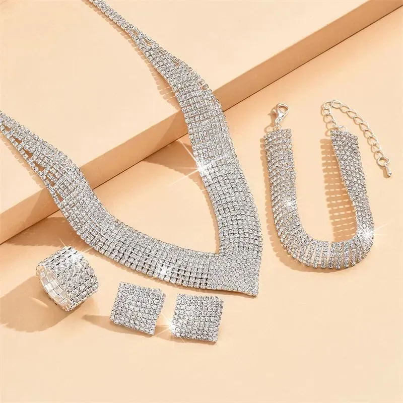Ketten Modische europäische und amerikanische Mode Grand Strass Silber überzogene Brautschmuck Halskette Armband elastische Ring Set Drop D Dhcoj