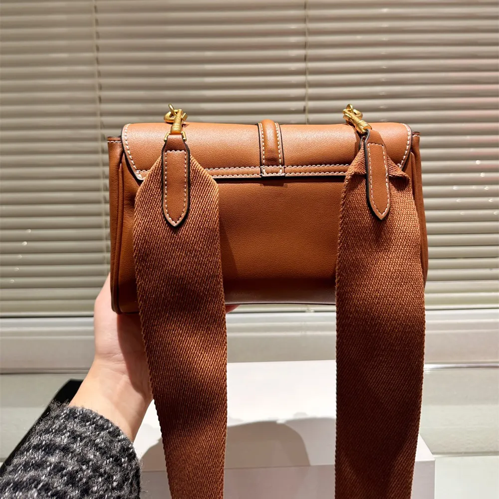 10a lüks omuz tasarımcıları çanta cüzdan moda genç çantalar tasarımcı kadın küçük tasarımcı çantaları için alışveriş yapıyorum el çantası yüksek kaliteli crossbody çanta Borse erkek çantası