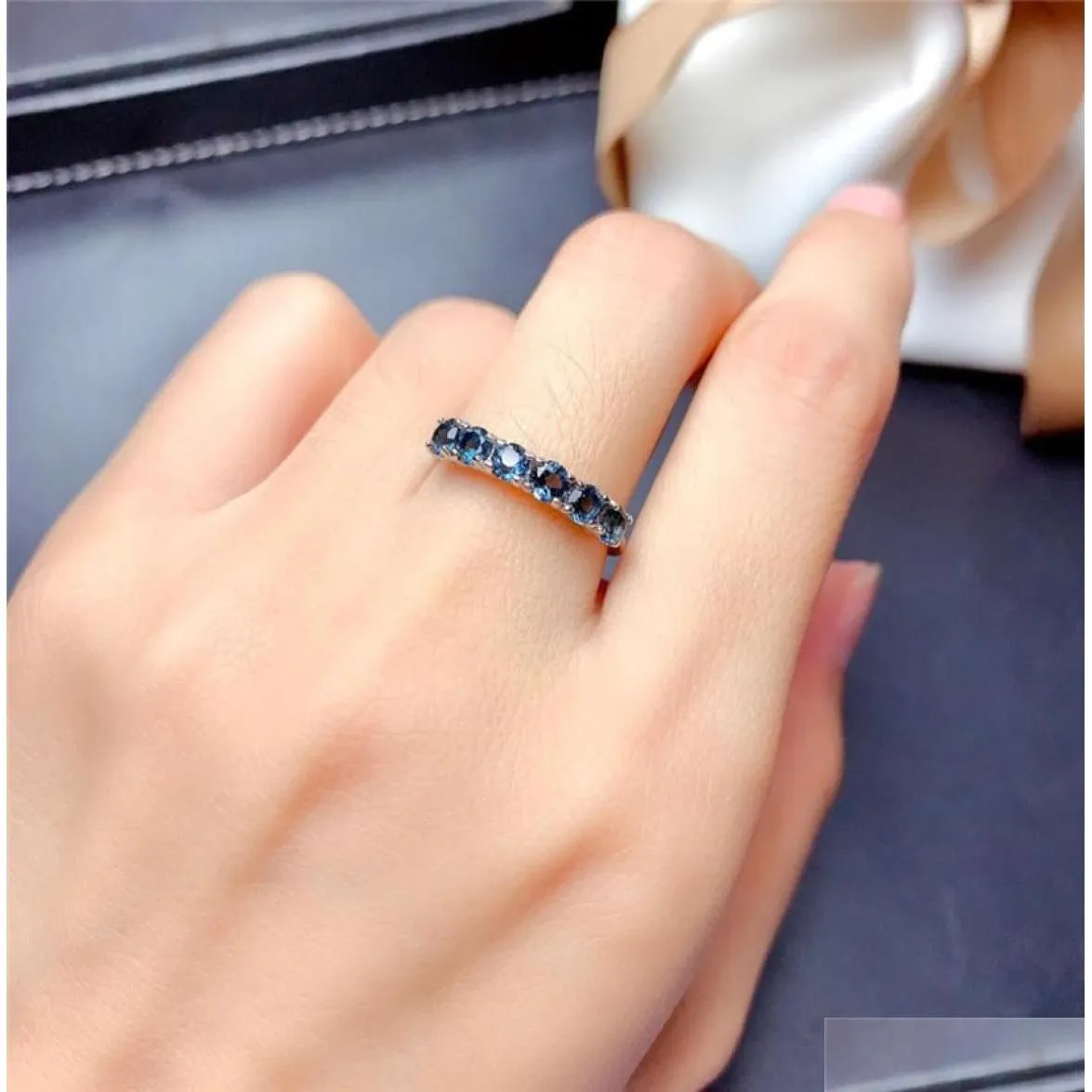 Ringar Leechee London Blue Topaz Ring M Natural Gemstone Jewelry for Young Girl Birthday Present Real 825 Sterling Sier2468348 Drop Deliv Dhnrn