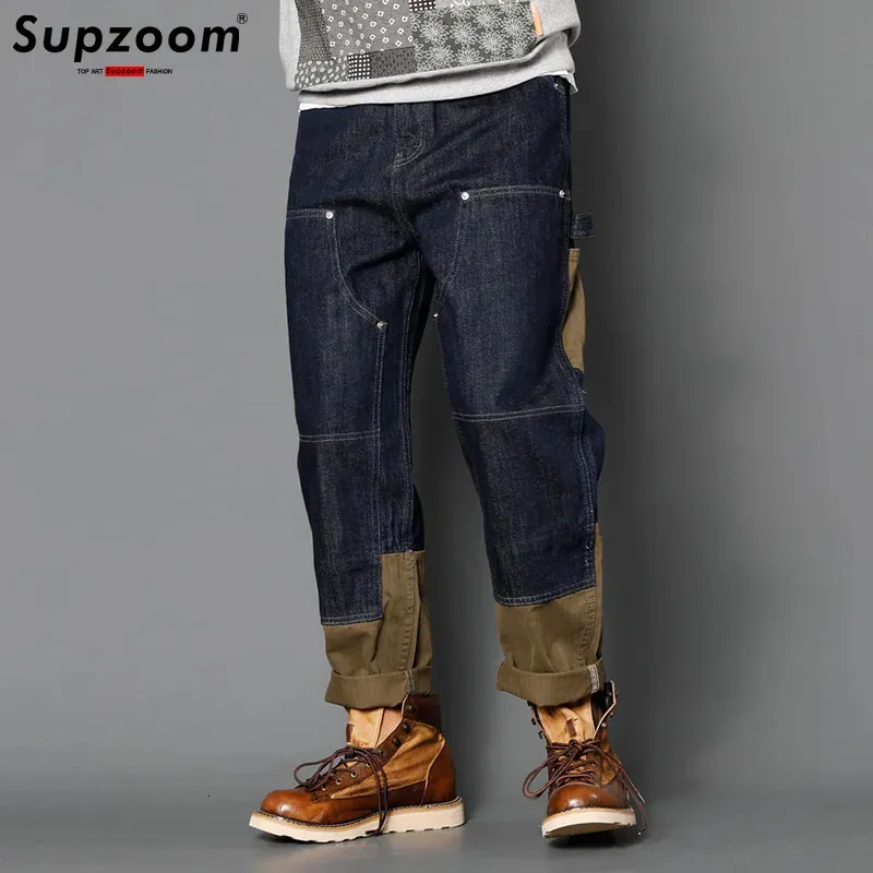 Supzoom Arrivo Top Fashion Autunno Zipper Fly Stoashed Casual Patchwork Cargo Denim Tasche Jeans in cotone Uomo 240322