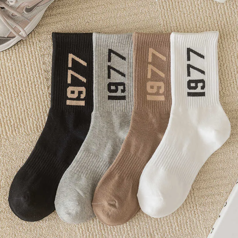 Skarpetki Hosiery 1977 Trendy Socks Summer Tube Cienkie bawełniane skarpetki Sports Instagram Trendy Digital High Tube Women Para przeciw zapach