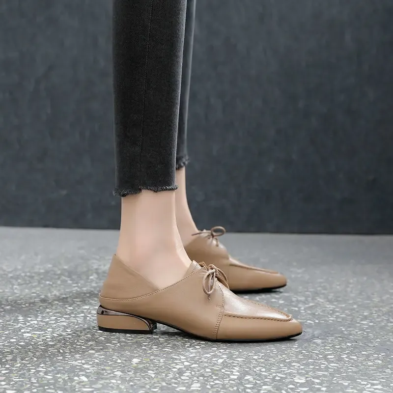 Pompe Chaussures pour femme 2023 noir avec sangles chaussures d'été pour femmes pointues pointues en cuir normal décontracté formel bas talon élégant élégant