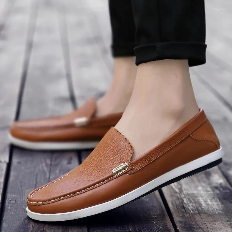 Mocassins en cuir véritable pour hommes, chaussures décontractées, à la mode, plates, à enfiler, pour la conduite, en bateau, confortables, paresseux, 2024