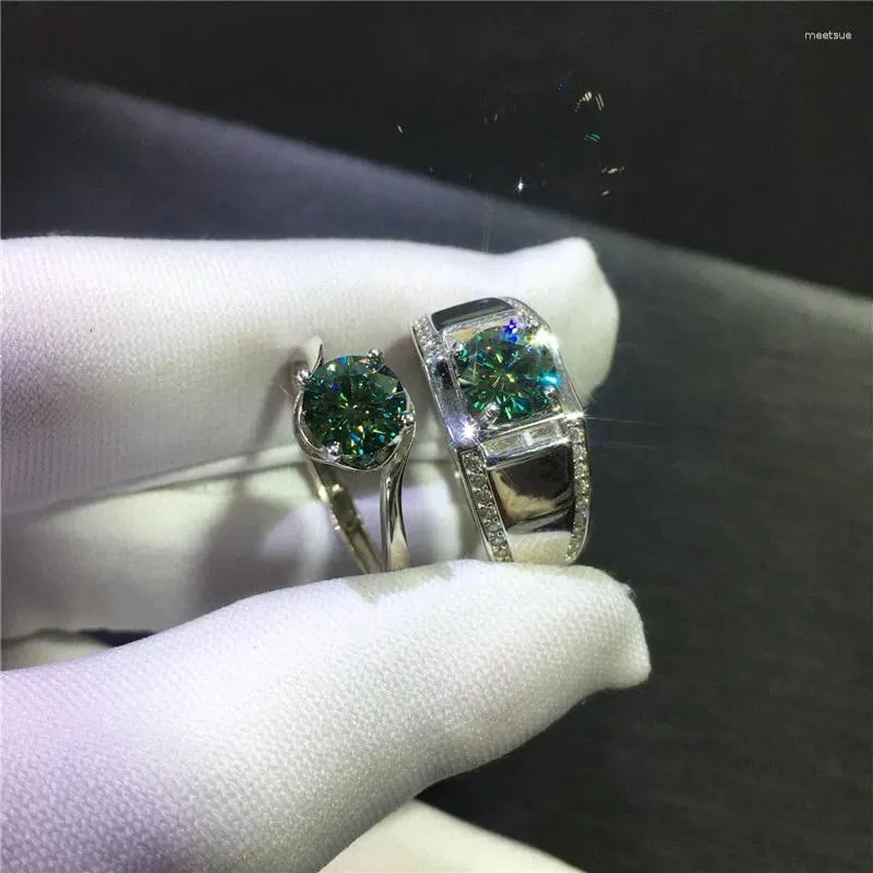 Cluster Ringen Zilver Uitstekende Cut 1 Ronde Diamant Test Geslaagd Groene Moisaniet Paar 925 Emerald Ring Mannen Vrouwen Sieraden