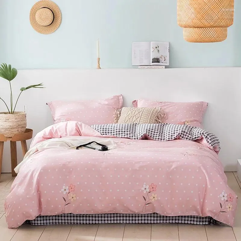 Sets de ropa de cama 2024 Algodón largo de algodón de algodón de cuatro piezas Estrella de la cama y luna Patrón de luz lisa Modelos de lujo Pink Pink