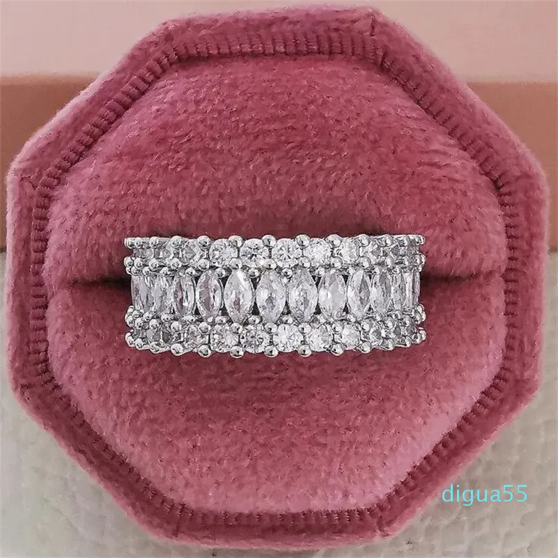 Bröllopsringar Handgjorda lyxiga smycken 925 Sterling Silver Marquise Cut Emerald Cz Diamond Gemstones Eternity Party Women Band Ring Gift