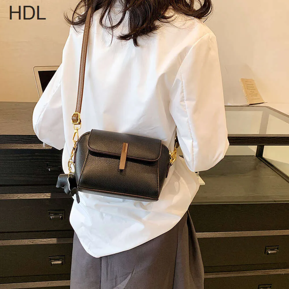 Spring New Shell Bag Womens Crossbody Soft Leather Small Fashionable and Versatile Single Shoulder Live Broadcast