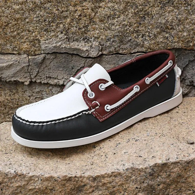 Casual skor 2024 för män mode blandade färger läder bekväma mjuka loafers bekväm körning
