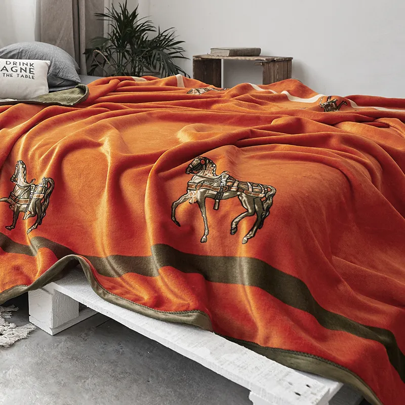 Классические двусторонние композитные одеяла, универсальное одеяло с кондиционером на четыре сезона, одеяло с утолщенным ворсом, двойные подарочные одеяла, постельные принадлежности