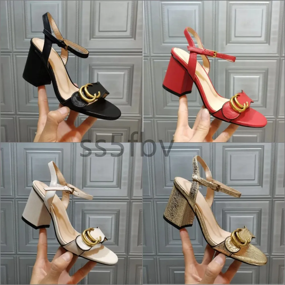 Tasarımcı Topuklu Metal Toka Dekorasyon Slingbacks Yüksek Topuklu 5cm 7cm Lüks Deri Kadınlar Sandalet Lady Partisi Düğün Tasarımcı Ayakkabı Klasik Elbise Ayakkabı Boyutu 35-41