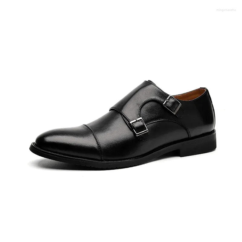 Scarpe eleganti da uomo a punta Business Designer Casual Moda britannica Chiusura da sposa Scarpe da uomo con fibbia in pelle di mucca