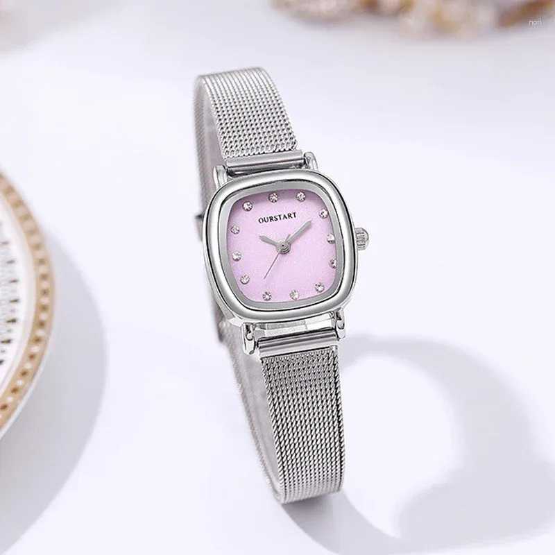 Wristwatches Fashion Diamond Watch Band Band Rhinestone Dial Quartz Wristwatch Girls Girl