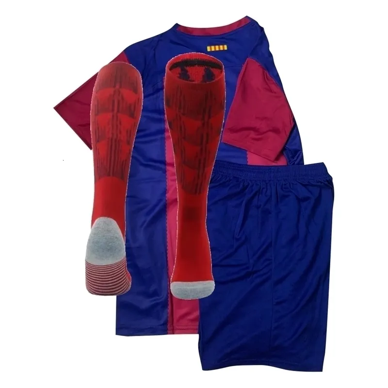 2024 Maillot de football pour enfants Garçons Maillot de football pour jeunes adultes Chemise à domicile et à l'extérieur Short Chaussettes 240315