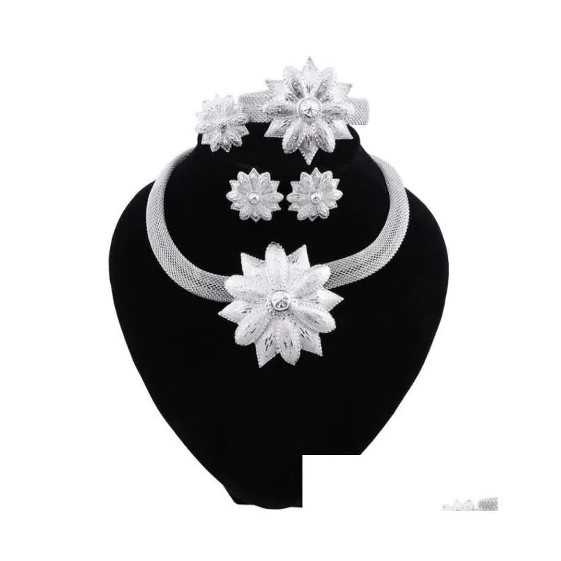 Set di gioielli New Trendy Elegante placcato argento Collana Orecchini Bracciale Anello Dubai Per le donne Accessori per feste6393107 Consegna di goccia Dh2Xn