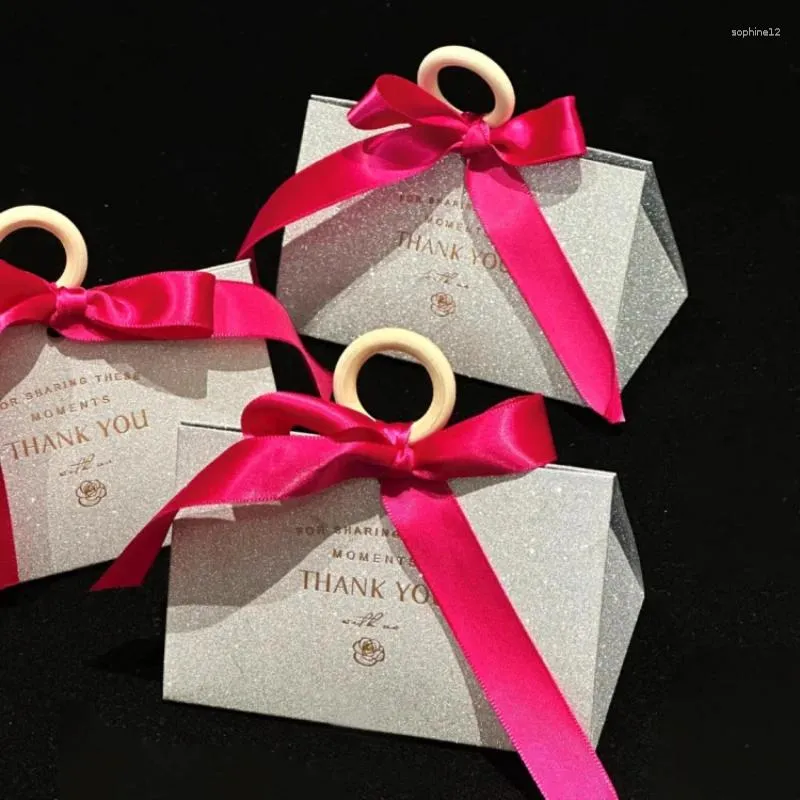 Confezione regalo 5 pezzi Scatola portatile Festa della mamma Rosa Rosso Beige Nastro Anello in legno Manico Triangolo Piccola torta di caramelle Perla piccola