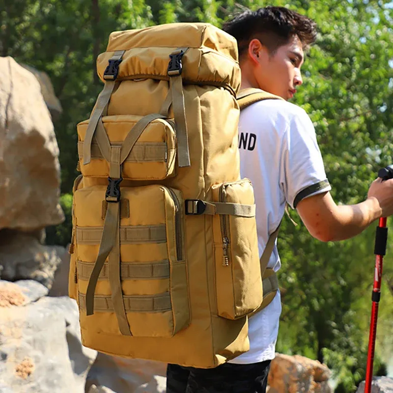 Sacs 75L Tactiques multifonctionnes sacs à dos Travel Backpacks Backpacks Outdoor High Captice Caming Army Bag de l'armée décontractée