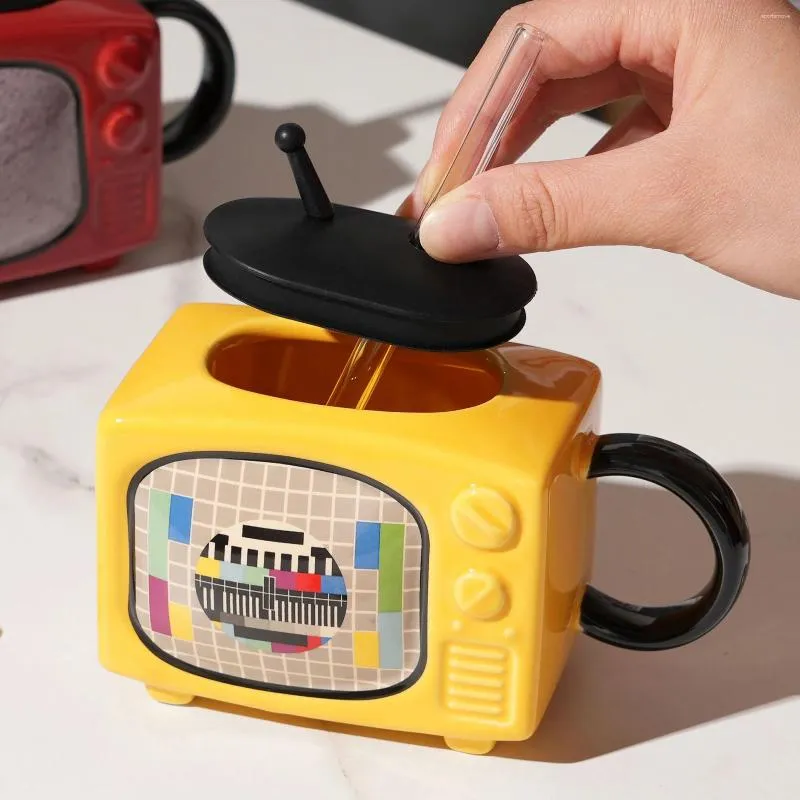 Kubki TV Ceramiczny Kubek Creative Personality Mini Water Cup Retro Coffee Modna Dekoracja śniadania