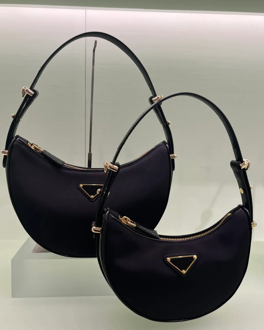 Bolso de diseñador Bolso pequeño de lujo para mujer, medio mes, prepucio, bolso de hombro, bolso hobos, cartera con cadena, bolso cruzado de diseñador, palo largo, bolso pequeño para mujer