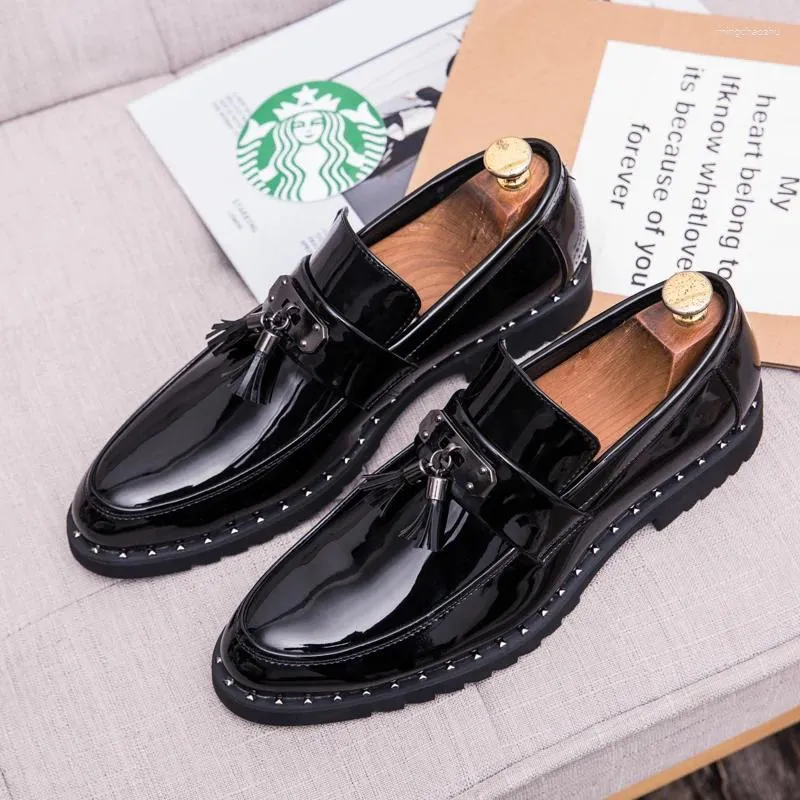 Casual Shoes Men Business Wedding Formal Dress Black Patent Leather Slip On Tassels Shoe Rivet Summer Loafers Gentleman Footwear