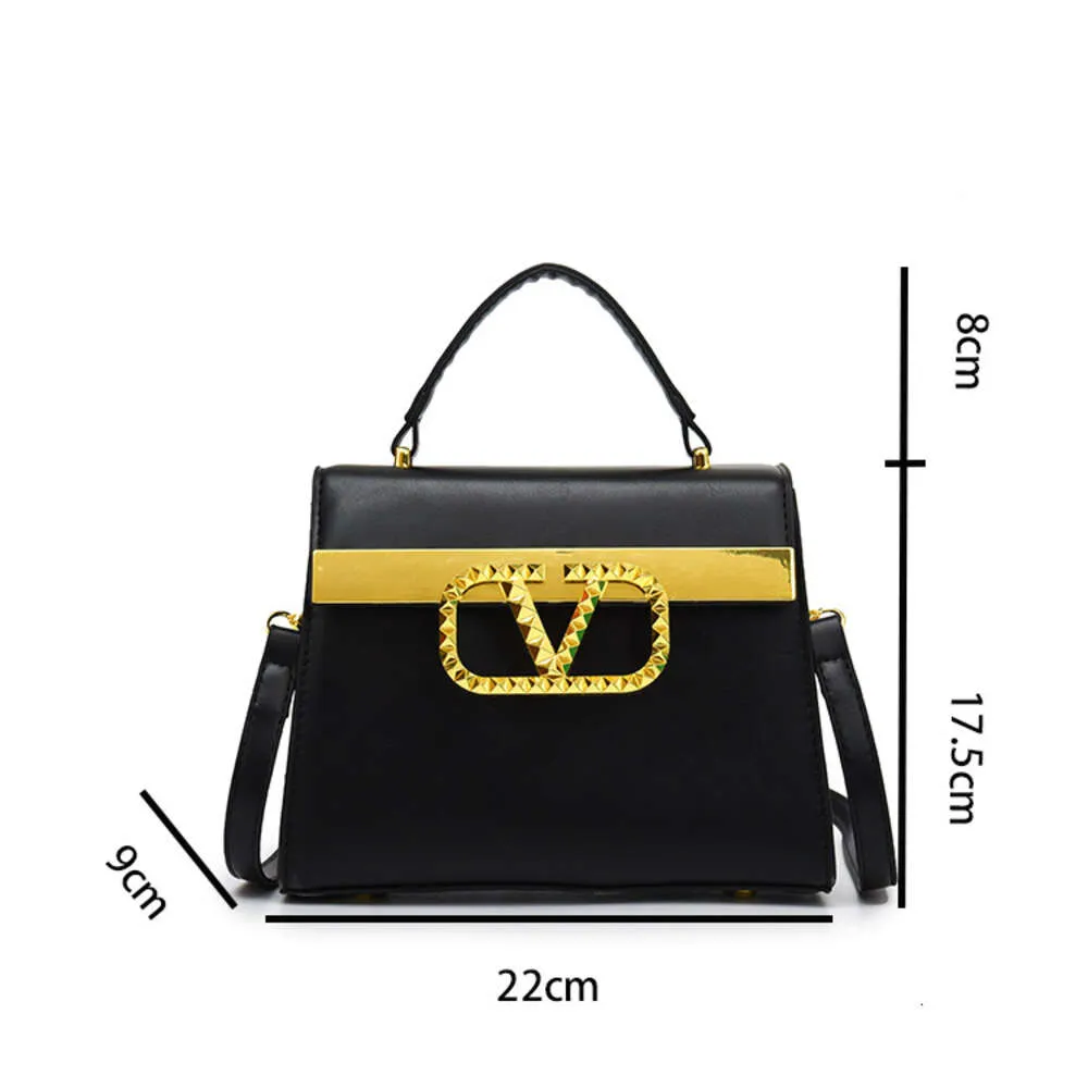 DHgate.com:Diagonal Bag Designer Brand Fashion Versatile