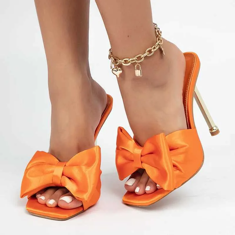 Klänningskor Ny ankomst Orange Silk Butterfly-Knot High Heels Kvinnor tofflor Utomhus Square Toe Les Sandaler Sandaler Party Pumps Shoes H240401