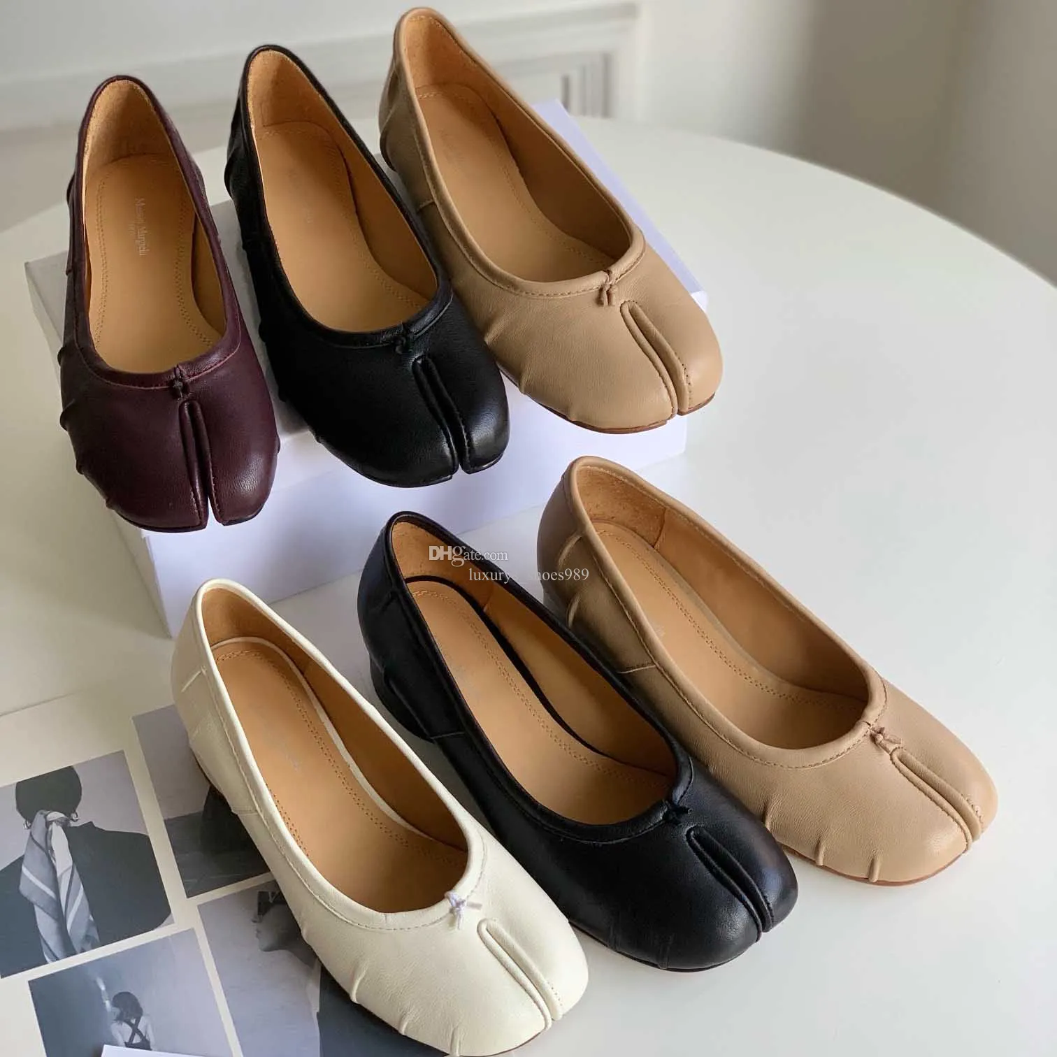 المصمم المتسكعون MM6 Tabi Slippers Leisure Shoes Boat Shoes Luxurys Black and White Ballet Shoes Party Flat Shoes Leather Lower Fashion Party Sandals.