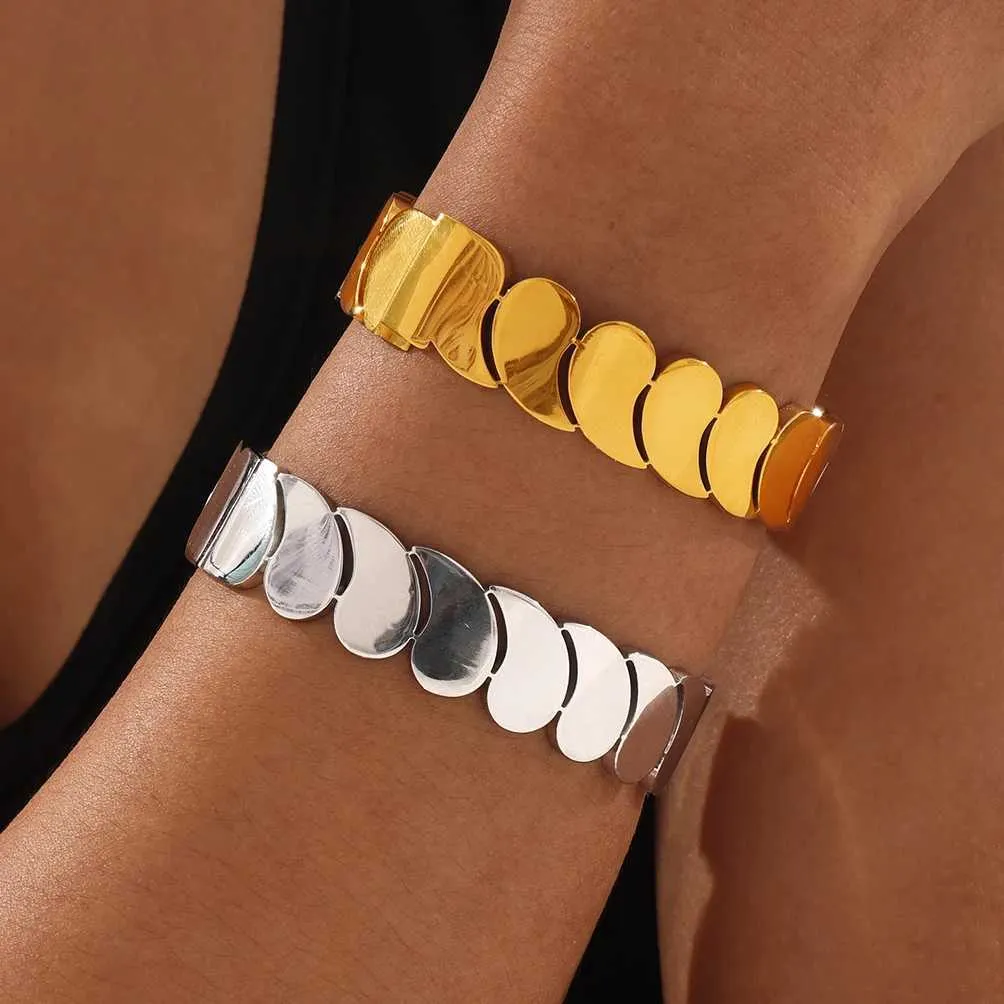Kette Einfaches Design Edelstahl Wassertropfen Armband für Damen Armband Glänzende Oberfläche Luxus Charm Schmuck Großhandel Q240401