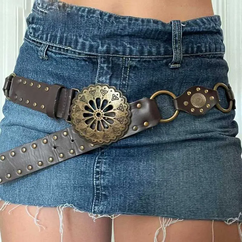 Bälten Retro Rivet Brown Womens Belt Pu Leather Sunflower Button Bohemian Y2K Style Accessories Gothic Street Clothing Loop Q240401