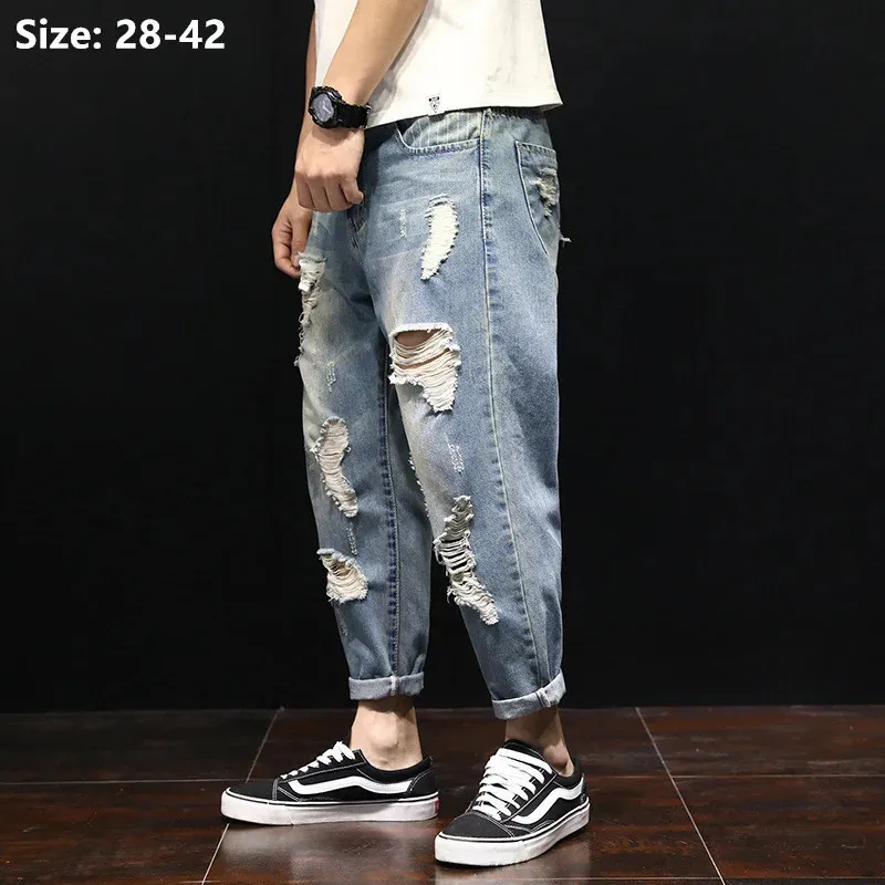 Homens verão rasgado tornozelo comprimento plus size jeans 38 40 42 harem buracos hip hop calças denim riscado solto meninos calças 240311