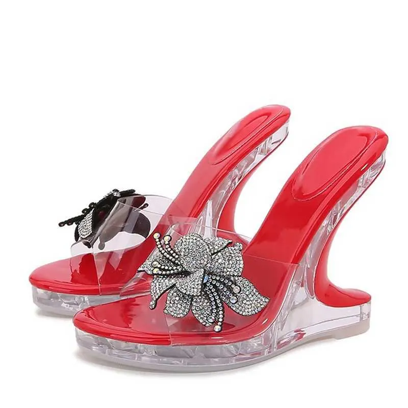 Klänningskor 2024 Nya kristallblommor Kvinnor Strange High Heels Slippers Platform Wedge Sandals Summer Open Toe PVC Transparenta Shoes H240401