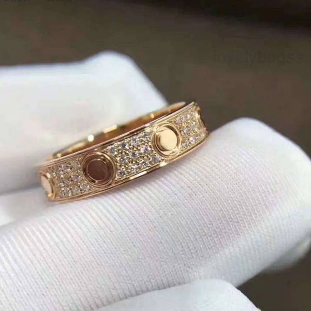 Band Rings Starry Ring Love Rings Nail Ring Designer för Womens Titanium Steel Rose Gold Silver Pläterad med full Diamond Man Wedding Engagement Present 4 5 6mm 2024