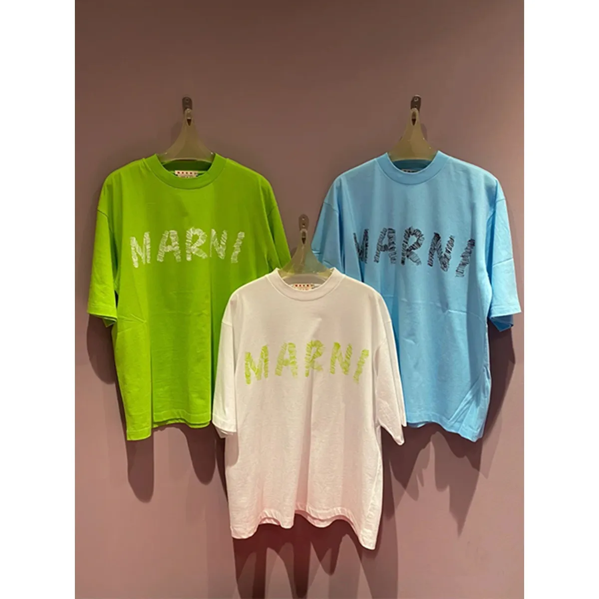 Summer New Mar Lettre colorée Imprimer Marque Casual Manches courtes Femmes Scribble Tees T-shirts Luxe Hommes Designer Mode Vêtements Taille XS-L